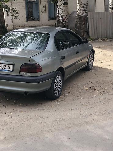 Toyota: Toyota Avensis: 2001 г., 2 л, Механика, Дизель, Седан — 3