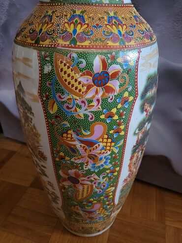 Ostali antikviteti: Velika vaza porcelanska,rucno reljefno oslikana 1950g+. Velika — 10
