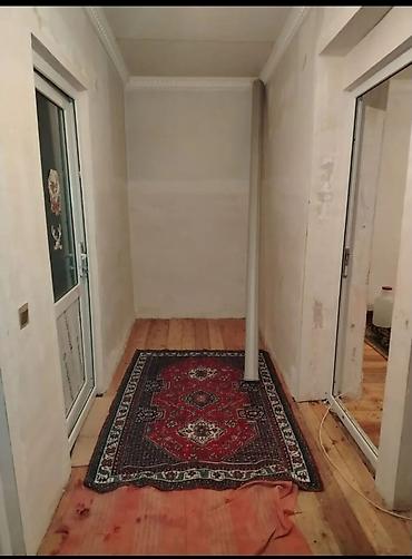 2 otaqli evler yeni tikili: Samux rayon mərkəzində Köhnə xəstəxananın arxasında 2 mərtəbəli bina — 8