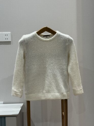 Dəstlər, kostyumlar: Heresi bir iki defe geyilib, S/M, M/L olchulerdir. Qitmeti 30-50 — 6