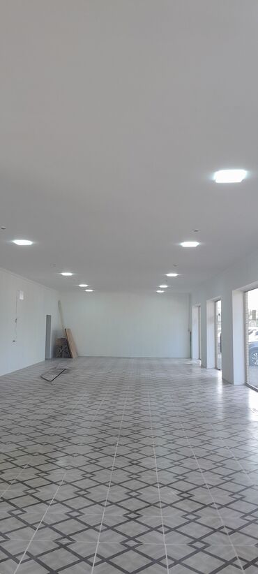 Mağazalar: Salam aleykum xacmaz niyazabad yolu pive zavodun yanı 200 kvadrat tam — 24