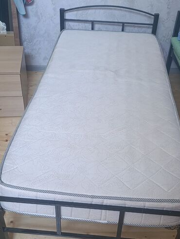 Dolablar: Tek neferlik carpay 2ededi 2si birlikde 135 azn birinin matrasin var