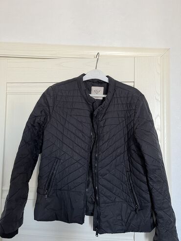 осенние куртки мужские: Куртка S (EU 36), цвет - Черный