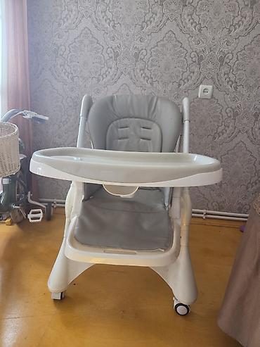 Uşaq yemək stulu - Rəng: ağ karkas, boz oturacaq - Geniş, çıxarıla