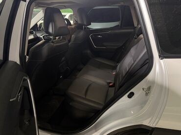 Toyota: Toyota RAV4 EV: 2024 г., 2.5 л, Вариатор, Гибрид, Кроссовер — 9