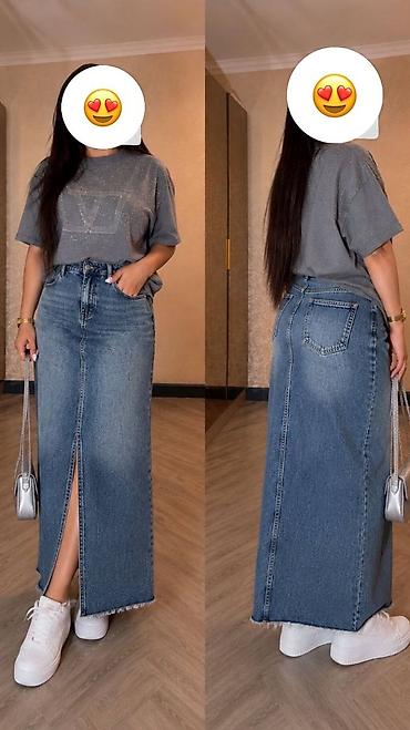 valentino: Qadın T‑şörtü – boz rəng, daşlı dizayn - Model: oversize kəsim — 2