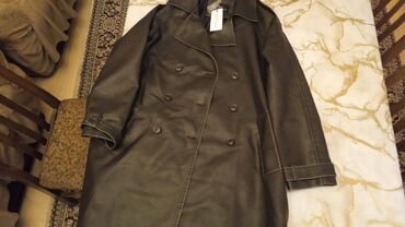Paltolar: Trend yoldan təzə alınıb. Dəri palto, heç geyinilmiyib. Bedeni L — 4