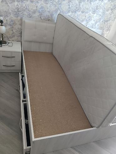 Mebel: Satılır. 3 ədəd yataq və 3 ədəd kiçik dolabı ( Tumboçka ),və hər — 2