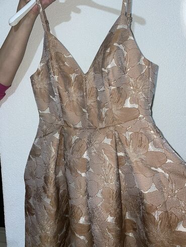 Haljine: Elegantna koktel/večernja haljina na bretele - Kroj: fit-and-flare sa — 1