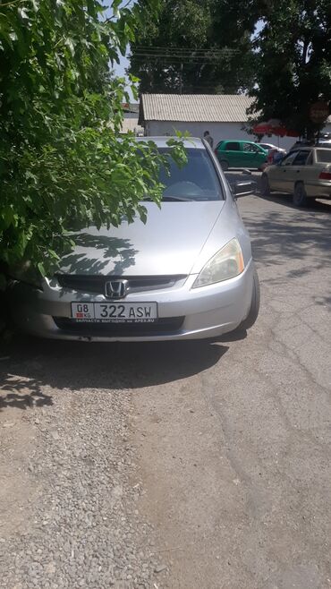 машина хундай соната: Серебристый седан Honda Accord, оснащенный передними противотуманными