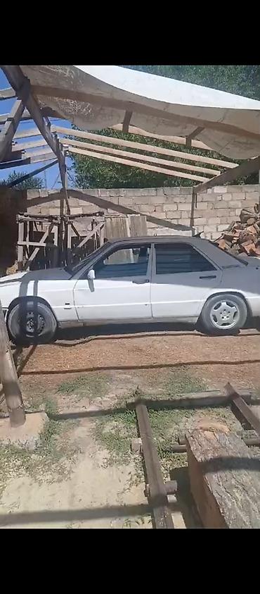 mercedes 170 b: Mercedes-Benz 190 (W201) – sedan Xüsusiyyətlər: - Kuzov: 4 qapılı — 3