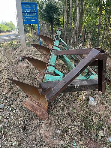 Другие плуги: Навесной плуг на 4 корпуса для трактора. - Конструкция: рама из — 2