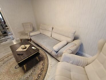 Otaqların satışı: Xanim otaq yoldasi axtarilir. Unvan Hezi aslinov,metroya 5deq — 2