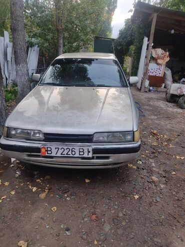 авто универсал: Mazda 626: 1989 г., 2 л, Механика, Бензин