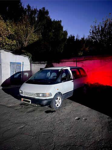 Toyota: Toyota Previa: 1991 г., 2.4 л, Механика, Бензин, Минивэн