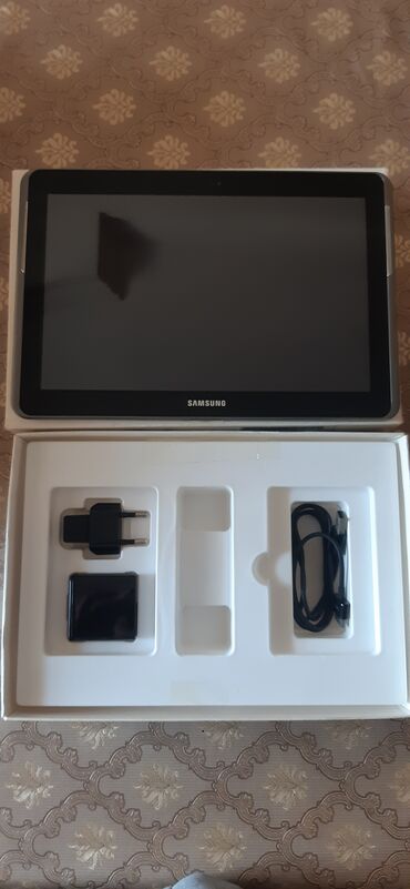 samsung galaxy tab 3 satiram: Samsung Galaxy Tab 2 Qutusu ilə verilir. Xüsusiyyətlər: - Kamera 3 MP