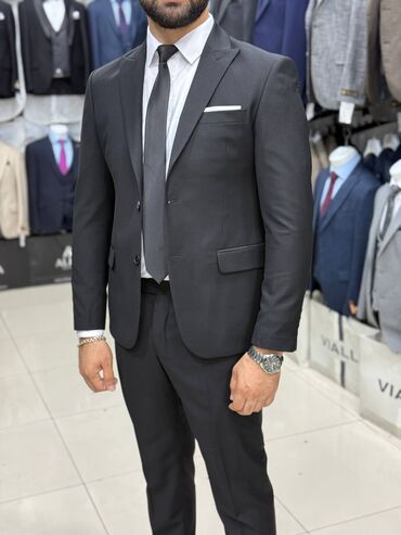 Kostyumlar: Kişi Kostyum Dəstləri - Klassik və modern kəsim: dar siluet, çiynə — 33