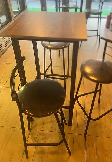 restoran stolu: Masa ve oturacaqlar — 1