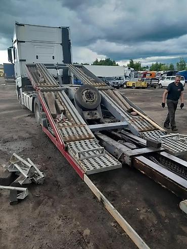 Прицепы и полуприцепы: Автовоз-полуприцеп для перевозки колесной техники специализированный — 12