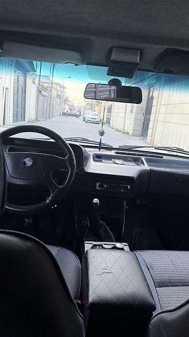 Digər avtomobillər: Model: Sedan, 4 qapı Rəng: Qara (tam qara optika və tünd şüşələr) — 6