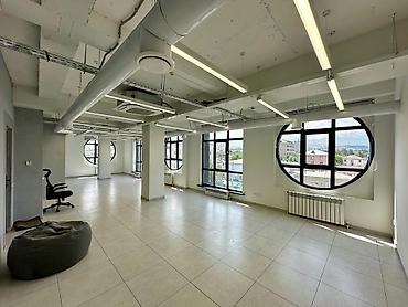Кеңселерди ижаралоо, 65 м², Бизнес борборунда, Өзүнчө ашканасы менен, Коопсуздук системасы менен, Юридикалык дареги менен