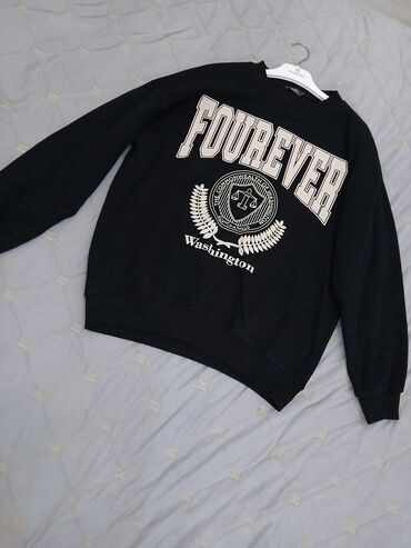 свитшот: Uniseks sviter, "FOUREVER Washington" yazısı və "THE COMMONWEALTH OF
