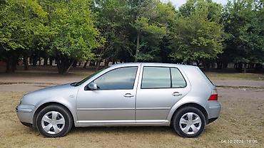 Volkswagen Golf: 2003 г., 1.6 л, Механика, Бензин, Хэтчбэк