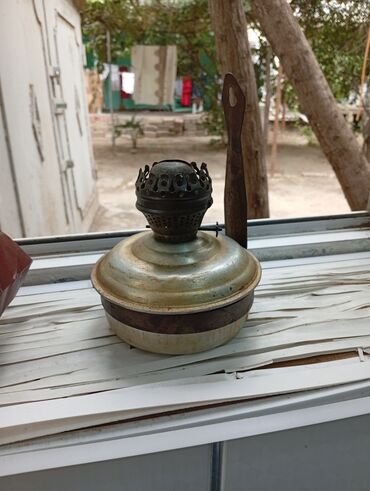 Toy paltarları və aksesuarları: Qədimi lampa