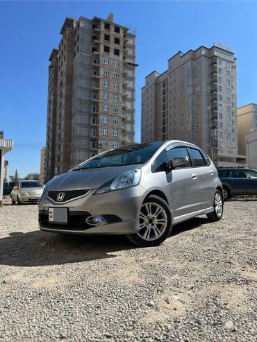 купить машину: Honda Fit: 2009 г., 1.5 л, Вариатор, Бензин