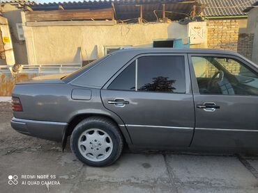 продаю мерседес вито: Mercedes-Benz W124: 1992 г., 2 л, Механика, Бензин, Седан
