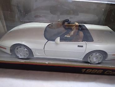 dron thunder: Maisto Chevrolet Corvette Cabrio C4 1/18 beli,kao nov — 2
