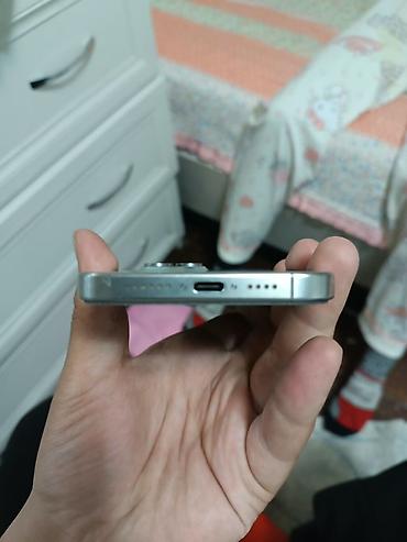 13 plus: IPhone 15 Pro Max, Б/у, 256 ГБ, Серебристый, Защитное стекло, Чехол, 79 % — 4