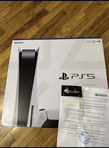 PS5 (Sony PlayStation 5): Срочно продаю Ps5, с полным комплектом, с диском Fifa, купленной в ps