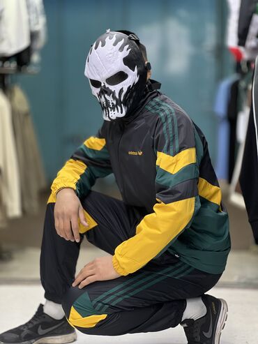 уйгурские костюмы: Спортивный костюм Adidas, M (EU 38), L (EU 40), XL (EU 42), цвет - Зеленый at lalafo.kg уйгурские костюмы: Спортивный костюм Adidas, M (EU 38), L (EU 40), XL (EU 42), цвет - Зеленый