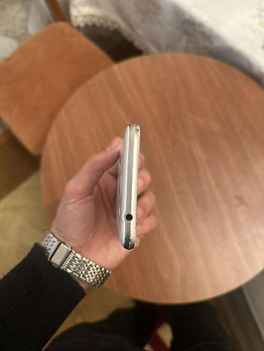 ucuz ve keyfiyyetli telefonlar: Samsung 8 GB, rəng - Ağ, İki sim kartlı — 7