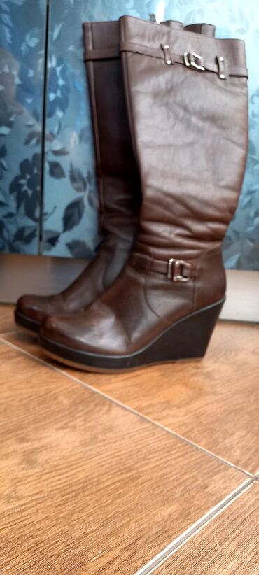 сапоги на танкетке: Размер: 39, цвет - Черный, Новый