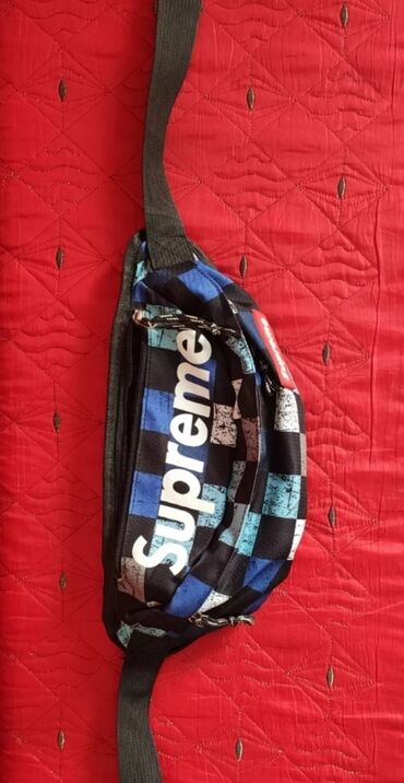 Продам мужскую сумку Supreme. Сумка новая, стильная, качественная и