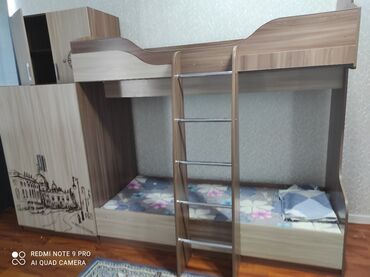 Двухярусная кровать для детской комнаты, состояние