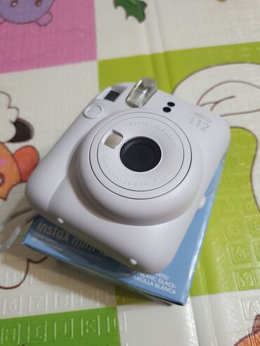 instax mini 8: Продам Instax mini 12 белого цвета Пользовались только 1 раз