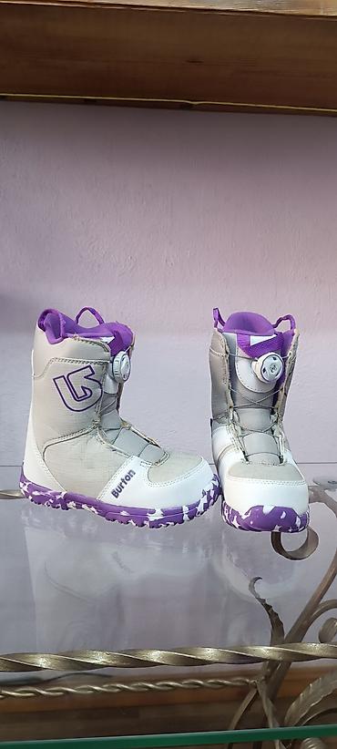 Сноуборды: Продам крепления и ботиночки для сноуборда размер 33. цена 5000 сом — 18