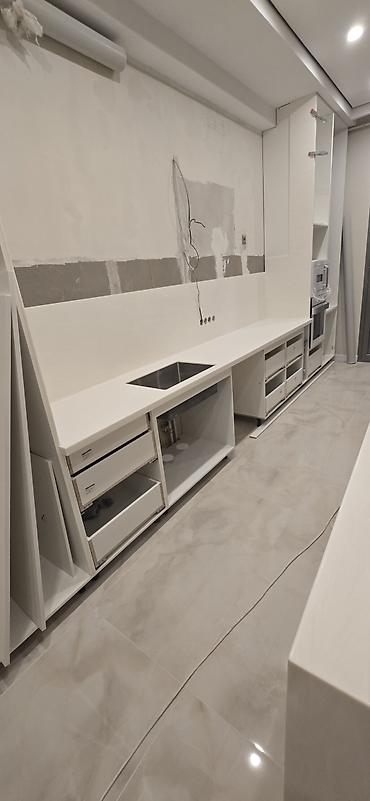 Эмерек үчүн комплектөөчүлөр: Столешницы и изделия из искусственного камня под заказ - — 5
