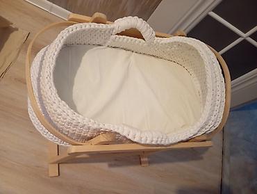 kafe mebeli: Beşik tipli bebek sepeti və taxta dayaqlıq - Material: qalın toxunma — 2