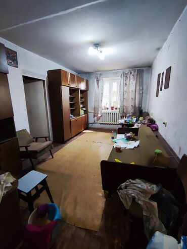 Батирлерди сатуу: 2 бөлмө, 54 кв. м, Жеке план, 1 кабат, Эски ремонт