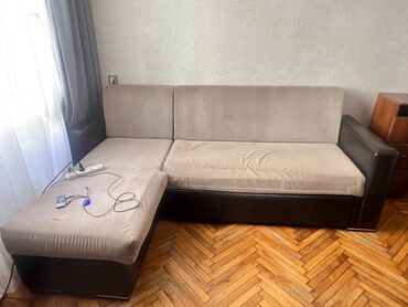 künc divanlar: Divan və 2 kreslo. İşlənmiş. Həm divan həm kreslolar açılır geniş