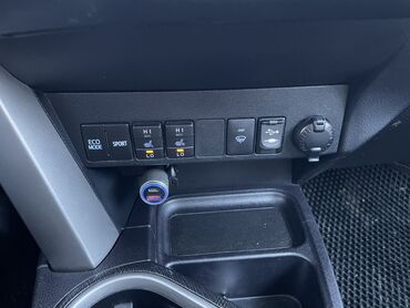 Toyota: Toyota RAV4: 2018 г., 2.5 л, Автомат, Бензин, Кроссовер — 7