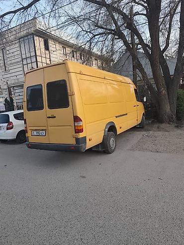 mers c class: Mercedes-Benz Sprinter 410D — жёлтый цельнометаллический фургон — 6