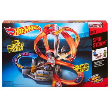 игрушечные танки на пульте управления: Игровой набор Hot Wheels с множеством треков и элементами для запуска