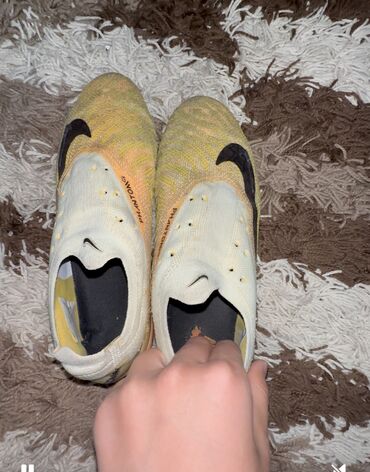 женские металлические пояса: Мужские кроссовки, 39, Nike, Б/у, цвет - Золотой, Самовывоз