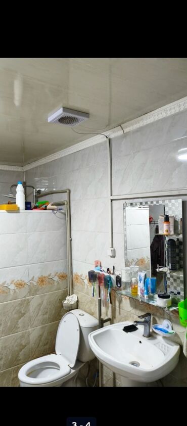 дом токмок сах завод: 60 м², 3 комнаты, Парковка, Сарай, Забор, огорожен