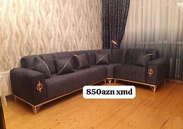 Divanlar: Künc divan – tünd göy rəngdə, zərif qızılı detallarla. - L‑şəkilli — 1